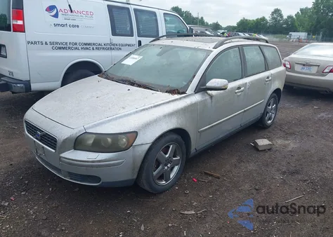 2005 Volvo V50 T5 z USA, uszkodzony, nr VIN YV1MJ682952070898